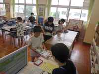 記念誌コーナーも賑わっています