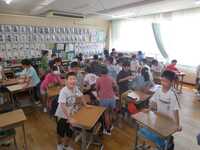 新学期になり席替えです(4年4組)