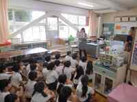 中山先生のお話をしっかりと聞いています