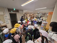 学校図書館支援センターを見学