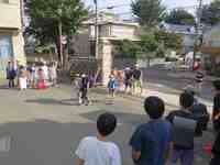 正門内側(6年生)