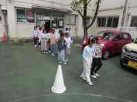 障害物のあるコースを歩きました