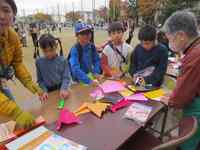 作って遊ぼう(紙飛行機)