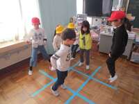 3年4組「9マスジャンプ鬼」