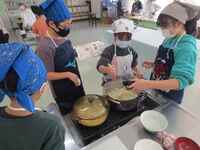 みそをといて入れます