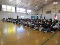 みんな真剣に聞いています