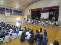 体育館にはたくさんの大東っ子が集まりました