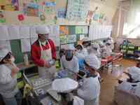 給食当番の支援