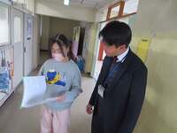 通知表を受け取ります