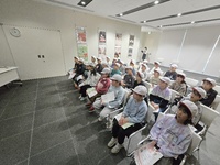 ビデオを見ています