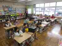 朝会を「目」「耳」「心」を使って視聴しています