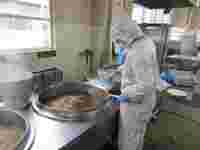 汁ものを作っています