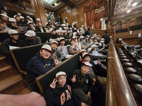 本会議場を見学しました