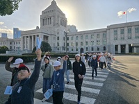 国会議事堂から出てきました