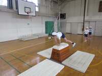 腰が高く上がりよい跳び方です