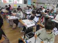 お手本やめあてを意識して描きます