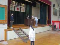 それぞれの場所で待機します