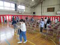 いすの片付け(5年生)