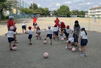 ひまわりさんもサッカーの楽しさを体験しました。