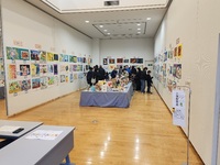 会場ではたくさんの作品が展示されています